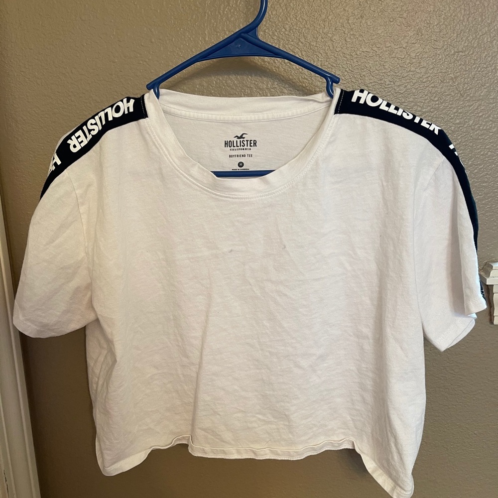 Hollister cropped tee shirt